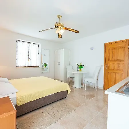 Matusko Apartment *